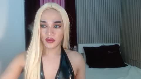 Snapshot of goddesdiane8inch chatting on 05/28/26, 02:58 D I A N N E online show from 05/28/26, 02:58
