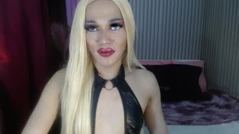 Snapshot of goddesdiane8inch chatting on 06/13/26, 03:32 D I A N N E online show from 06/13/26, 03:32