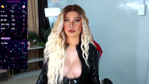 Snapshot of goddess_lykafox chatting on 02/26/25, 02:04 Lyka Fox online show from 02/26/25, 02:04