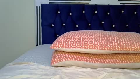 Snapshot of goddess_nanaya chatting on 12/17/25, 10:43 Goddess nanaya online show from 12/17/25, 10:43