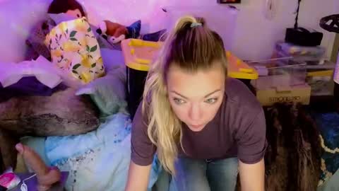 Patricia Mars           Goddess of Mars twitter thegoddessmindy online show from 10/28/25, 02:31