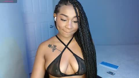 Valentina online show from 11/06/25, 10:16