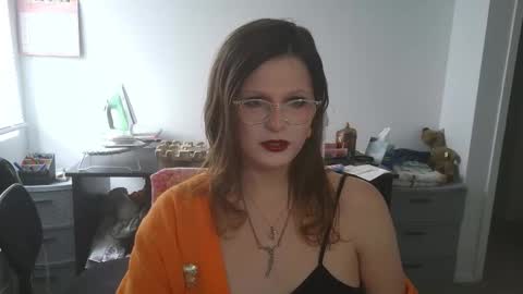 Goddess of Insanity online show from 11/10/25, 04:39
