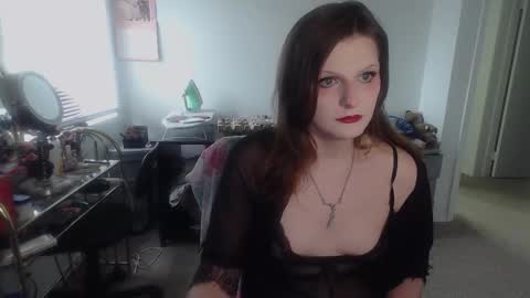 Goddess of Insanity online show from 11/26/25, 04:52