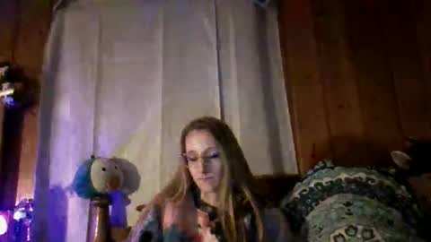 Snapshot of goddesschloexo chatting on 12/16/25, 03:55 GoddessChloexo online show from 12/16/25, 03:55