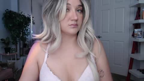 Snapshot of goddessemmy chatting on 03/17/26, 07:39 Goddess Emmy online show from 03/17/26, 07:39