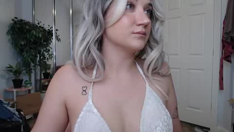 Snapshot of goddessemmy chatting on 05/19/26, 06:25 Goddess Emmy online show from 05/19/26, 06:25