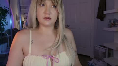 Snapshot of goddessemmy chatting on 07/06/26, 05:04 Goddess Emmy online show from 07/06/26, 05:04