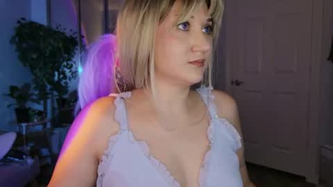 Snapshot of goddessemmy chatting on 07/09/26, 05:33 Goddess Emmy online show from 07/09/26, 05:33