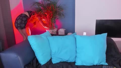 Julieta online show from 09/19/25, 07:25