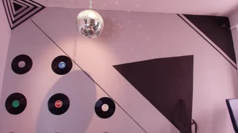 Julieta online show from 11/22/25, 07:35