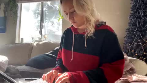 GoddessMayvn online show from 12/19/24, 09:49