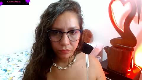  Naih Reyes online show from 12/22/24, 05:23