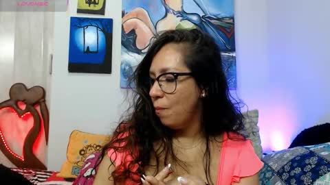 Naih Reyes online show from 12/21/25, 05:47
