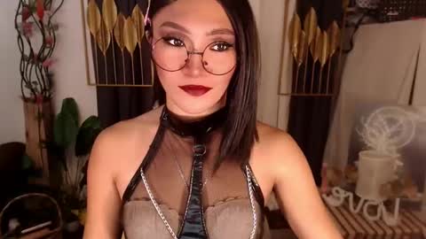 quinnie online show from 01/31/25, 01:54
