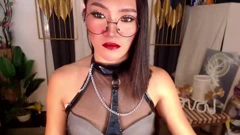 quinnie online show from 02/05/25, 01:58