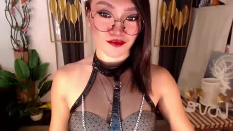 quinnie online show from 02/07/25, 12:42