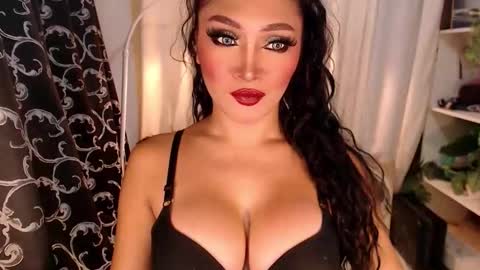 quinnie online show from 10/13/25, 12:21