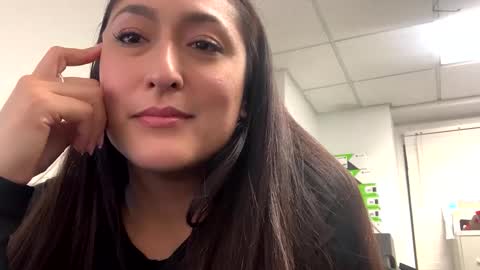 Snapshot of goddessxxrosexx chatting on 12/19/24, 01:28 GoddessxxRosexx online show from 12/19/24, 01:28