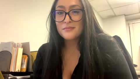 Snapshot of goddessxxrosexx chatting on 01/16/25, 01:58 GoddessxxRosexx online show from 01/16/25, 01:58