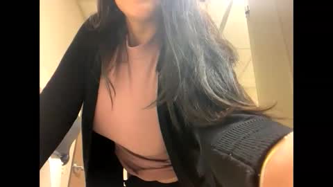 Snapshot of goddessxxrosexx chatting on 02/05/25, 12:53 GoddessxxRosexx online show from 02/05/25, 12:53