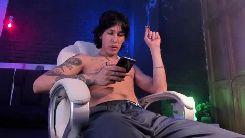 Snapshot of godly_huan chatting on 12/04/24, 08:34 HUAN online show from 12/04/24, 08:34