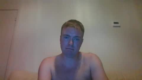 Snapshot of gogo12104 chatting on 11/05/25, 06:41 jme online show from 11/05/25, 06:41