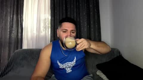 gold_alpha_boy online show from 11/05/25, 08:47