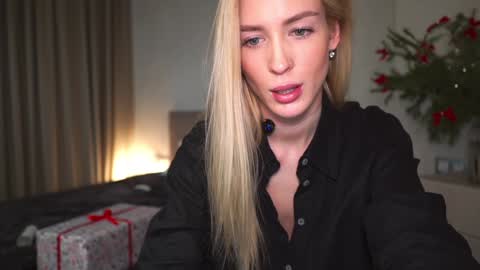 Olivia online show from 12/20/24, 10:05