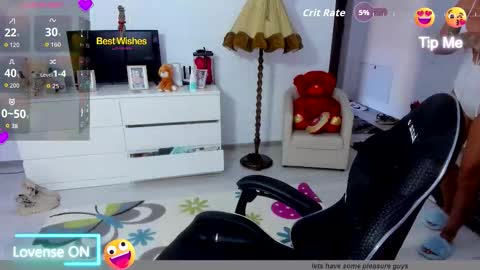 Snapshot of golddivine00 chatting on 09/16/25, 04:57 Nicole.. online show from 09/16/25, 04:57