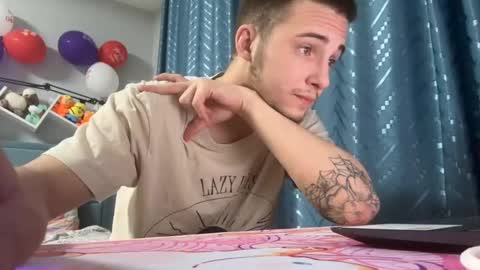 Snapshot of golden_boyyy21 chatting on 02/24/25, 04:36 Golden boyyy21 online show from 02/24/25, 04:36