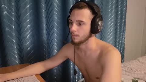 Snapshot of golden_boyyy21 chatting on 10/22/25, 02:06 Golden boyyy21 online show from 10/22/25, 02:06