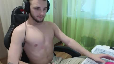 Snapshot of golden_boyyy21 chatting on 11/27/25, 07:21 Golden boyyy21 online show from 11/27/25, 07:21