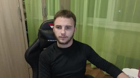 Snapshot of golden_boyyy21 chatting on 12/01/25, 08:14 Golden boyyy21 online show from 12/01/25, 08:14