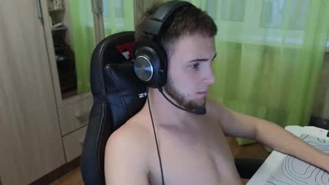 Snapshot of golden_boyyy21 chatting on 12/05/25, 06:22 Golden boyyy21 online show from 12/05/25, 06:22