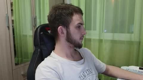 Snapshot of golden_boyyy21 chatting on 12/19/25, 05:36 Golden boyyy21 online show from 12/19/25, 05:36