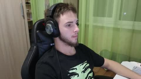 Snapshot of golden_boyyy21 chatting on 12/21/25, 06:26 Golden boyyy21 online show from 12/21/25, 06:26