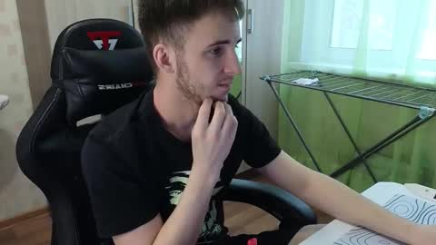 Snapshot of golden_boyyy21 chatting on 01/16/26, 11:03 Golden boyyy21 online show from 01/16/26, 11:03