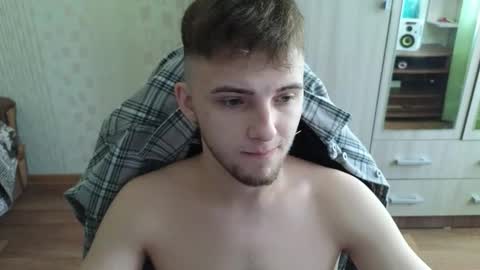 Snapshot of golden_boyyy21 chatting on 03/14/26, 10:42 Golden boyyy21 online show from 03/14/26, 10:42