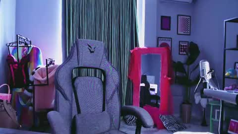 Gloria online show from 07/19/26, 08:51