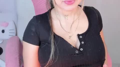 golden_issy online show from 04/25/26, 02:47