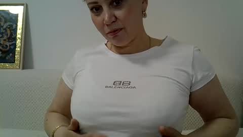 Snapshot of golden_kessie chatting on 05/15/26, 06:42 golden_kessie online show from 05/15/26, 06:42