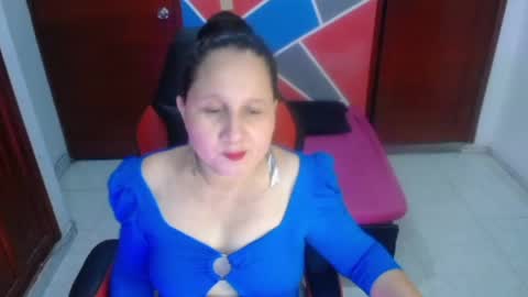 KIRA Y JUAN online show from 06/08/26, 08:26