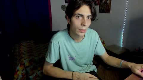Snapshot of golden_ryan chatting on 02/18/26, 01:34 Jmmmm online show from 02/18/26, 01:34