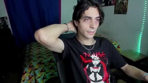 Snapshot of golden_ryan chatting on 02/18/26, 01:40 Jmmmm online show from 02/18/26, 01:40