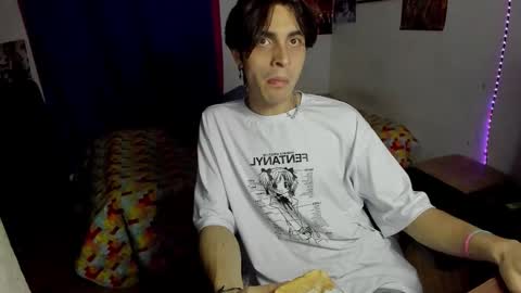 Snapshot of golden_ryan chatting on 02/19/26, 04:19 Jmmmm online show from 02/19/26, 04:19