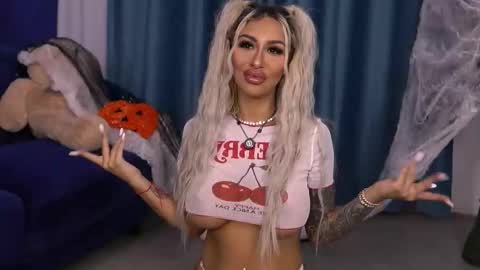 Snapshot of goldenamberx chatting on 10/30/25, 06:04 GoldenAmberX online show from 10/30/25, 06:04