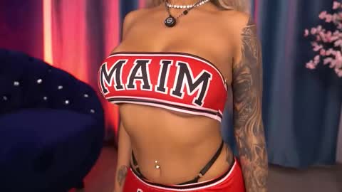 Snapshot of goldenamberx chatting on 11/22/25, 06:12 GoldenAmberX online show from 11/22/25, 06:12