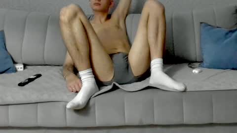 Snapshot of goldenboy_xxx69 chatting on 10/27/25, 08:46 goldenboy_xxx69 online show from 10/27/25, 08:46