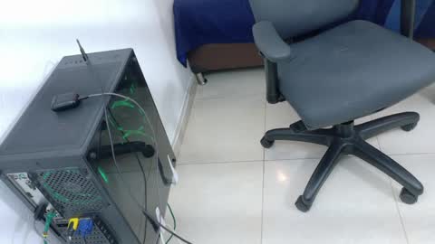 Snapshot of goldendesirex_ chatting on 06/09/26, 07:14 online show from 06/09/26, 07:14